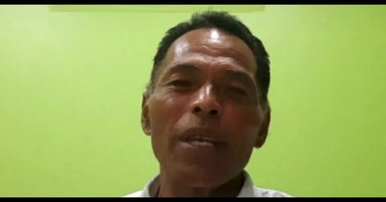 Para sobreviver a tsunami, homem nada por quase 30 horas