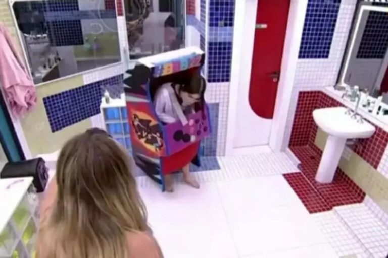 BBB22: Jade Picon tira as calças no reality e apavorada grita: “Que bicho grande”
