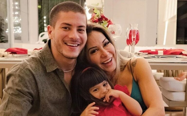 A pequena Sofia, filha de Arthur Aguiar, participante do BBB, passa a noite na UTI