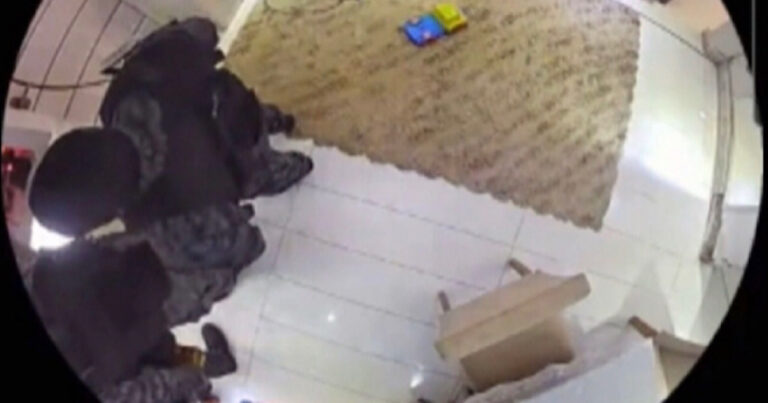 Policias Militares são flagrados fazendo o inimaginável e gravação mostra tudo