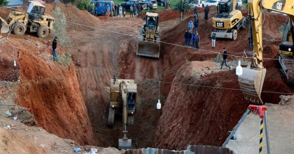 Sonhar Que Alguém Caiu No Poço Vídeo mostrando resgate de menino de 5 anos que caiu num poço profundo