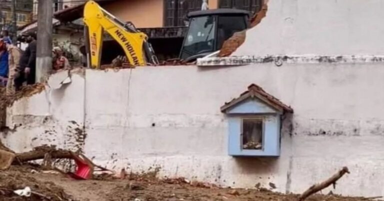 Imagens de Nossa Senhora das Graças e Santa Rita de Cássia ficaram intactas em meio a destruição em Petrópolis e causa emoção na internet