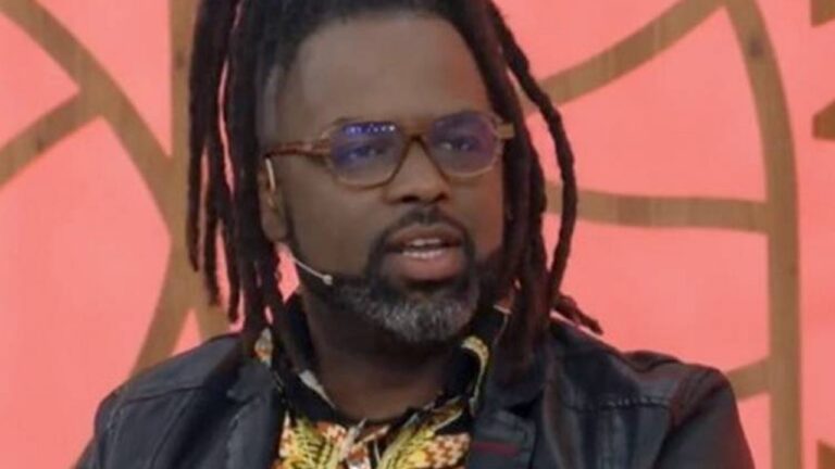 Bastante irritado, apresentador da Globo deixa programa ao vivo e faz apelo para o diretor