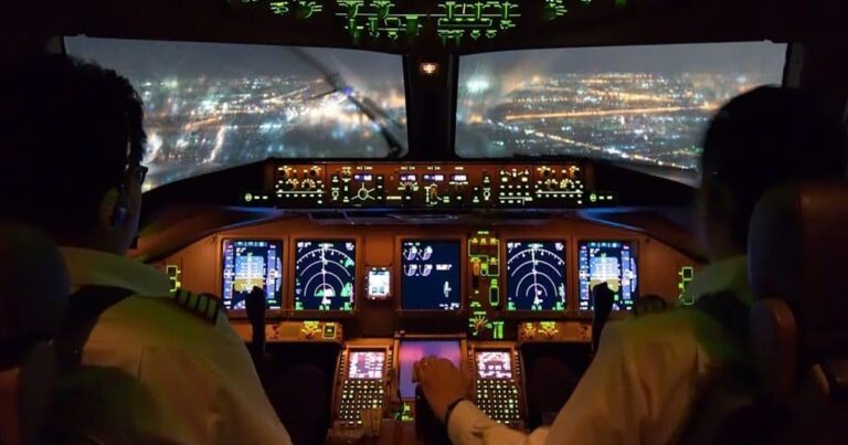 VÍDEO: Pilotos da Azul avistam OVNI durante voo sobre Santa Catarina