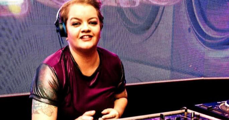 DJ de 42 anos cai de trio e morre durante Parada da Diversidade em Curitiba