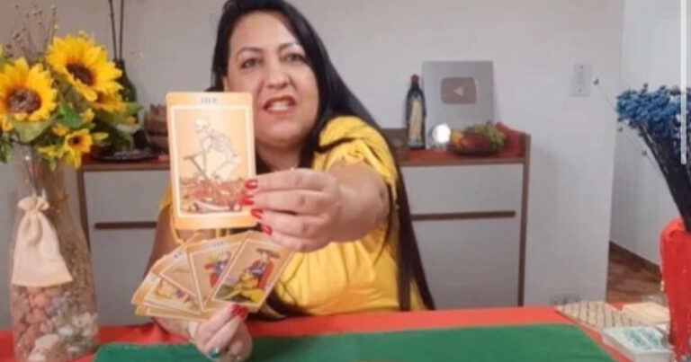 Vídeo: vidente prevê que ‘carta na manga’ de Bolsonaro é apenas ‘ponta do iceberg’