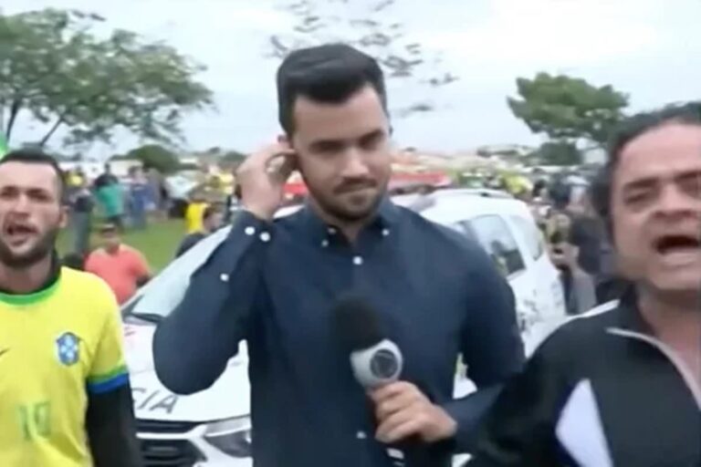 Vídeo: Bolsonaristas agridem repórter: “Chutes, tapas e empurrões”