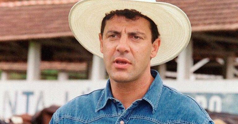 Após lutar pela vida, ator que foi galã da Globo é esquecido e não sai de casa há 22 anos após sofrer uma tragédia