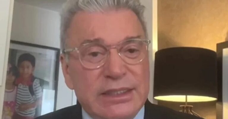 Edney Silvestre chora após ser demitido da Globo: ‘Estou partindo’