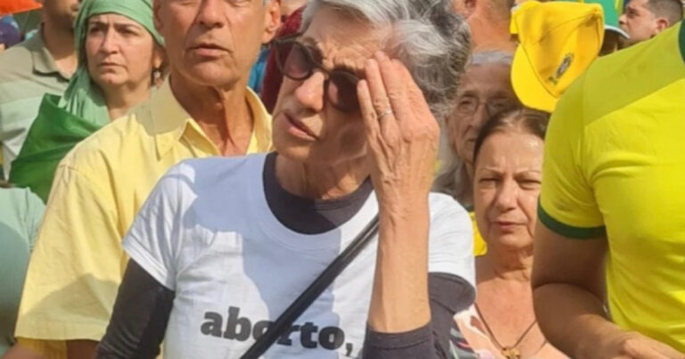 Cássia Kis ‘ri por último’ após ser alvo de piada por demissão na Globo
