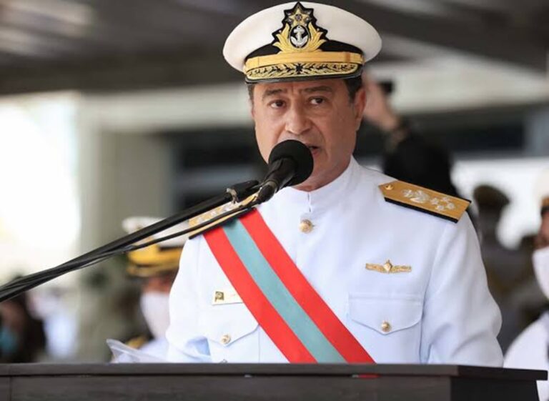 Comandante da Marinha não irá comparecer a troca de comando da Força e deixa de reconhecer Lula como presidente
