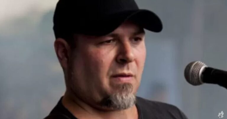Mingau, membro da banda Ultraje a Rigor, permanece em estado crítico na UTI