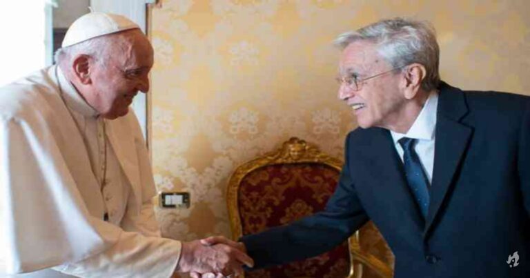 Caetano Veloso faz ‘pedido de socorro’ ao papa Francisco
