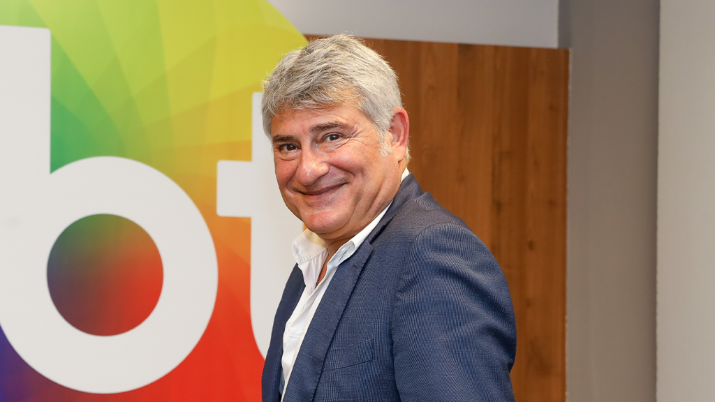 Cléber Machado abre o jogo sobre contrato com o SBT: "Meu jeito de fazer  transmissão"