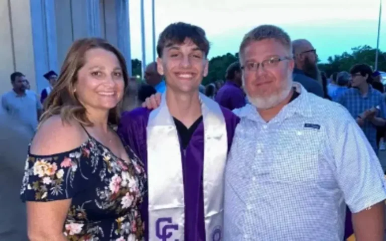 Estudante menciona o nome de Jesus em discurso de formatura e fica sem diploma