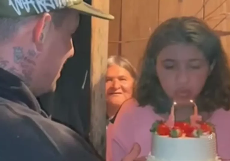Vídeo: Professor faz festinha para aluna que nunca comemorou aniversário e dá presentão a ela