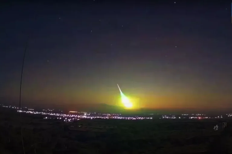 Vídeo: Passagem de meteoro clareia céu e “noite vira dia” no Nordeste