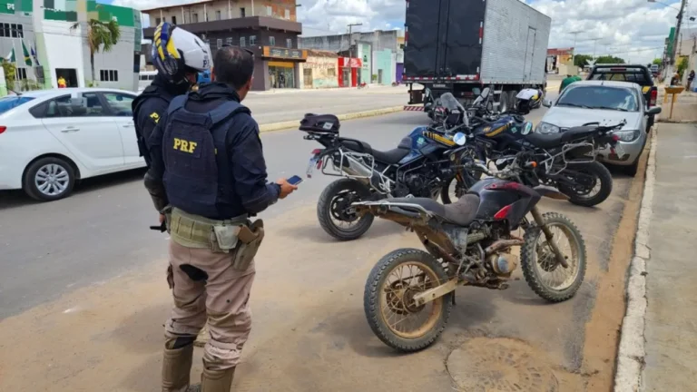 PRF intensifica fiscalizações após aumento de casos de acidentes de trânsito na região de Araripina