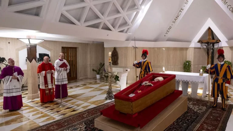 O Adeus ao Papa Francisco: Rituais e Celebrações da Sua Partida