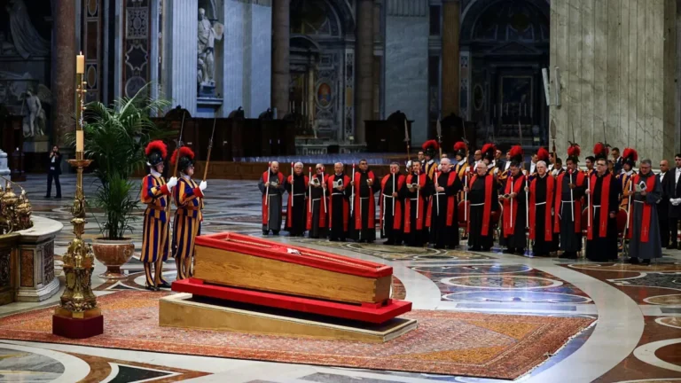 O Último Adeus: A Comovente Viagem do Sobrinho de Francisco a Roma