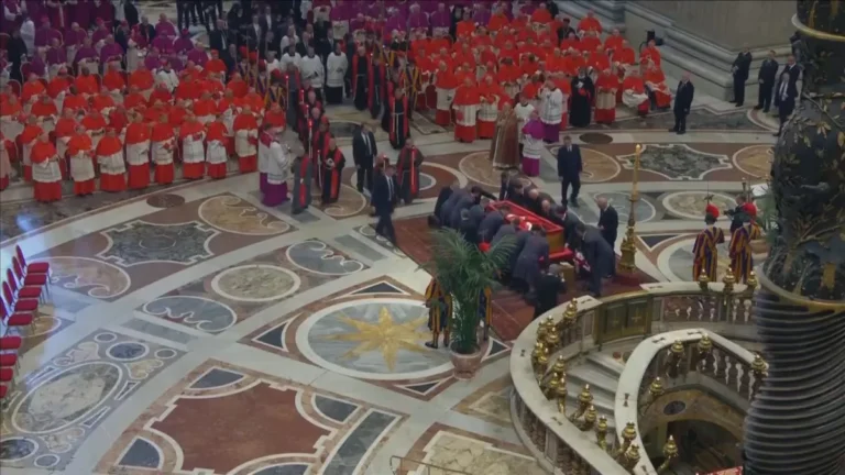 Última Saudação: A Despedida do Papa Francisco na Basílica de São Pedro