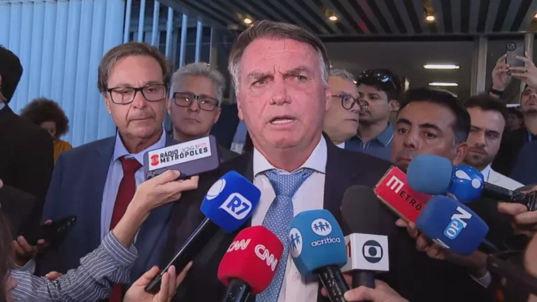 Julgamento de Bolsonaro pode ser “arriscado”, diz Financial Times