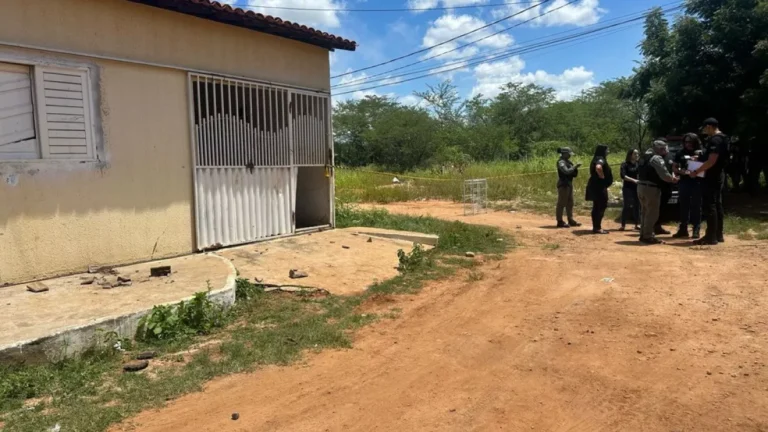 Homem trans é morto a facadas após discussão com vizinho em Mossoró