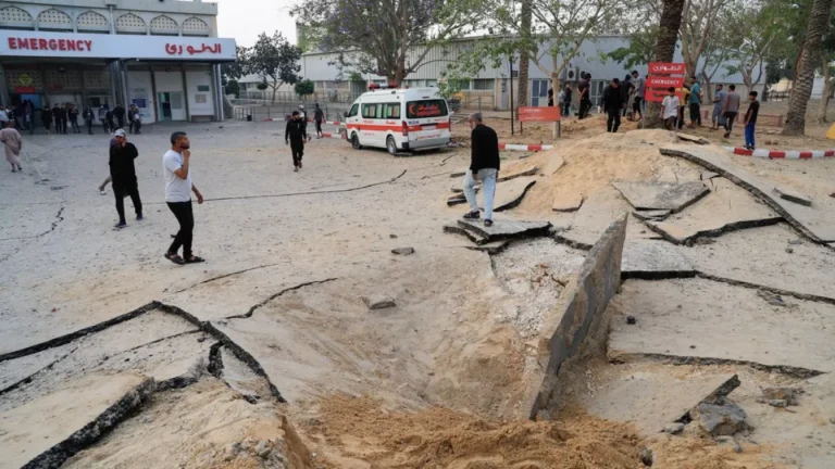 Ataque aéreo de Israel a hospital de Gaza deixa ao menos 6 mortos e mais de 40 feridos