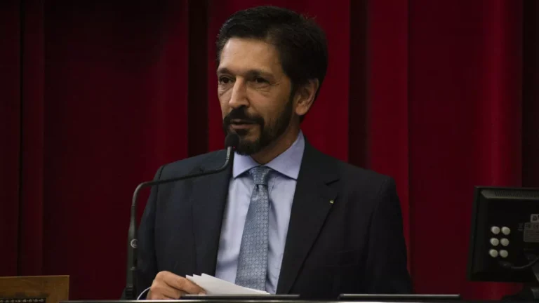 “Meu foco é no trabalho”, diz Nunes à CNN sobre pesquisa em SP