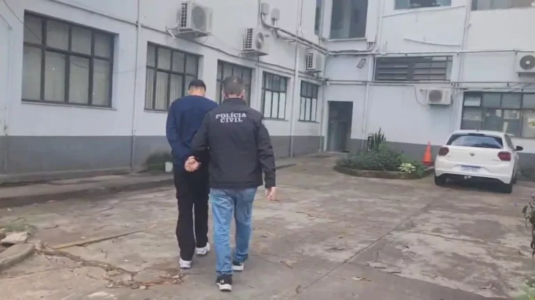 Adolescentes são apreendidos em operação contra crimes de ódio na internet