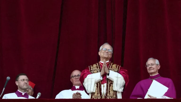 Papa Leão XIV realiza primeira missa no Vaticano nesta sexta-feira (9)