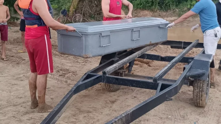 Bombeiros resgatam corpo de homem dentro do Rio Acre em Brasiléia