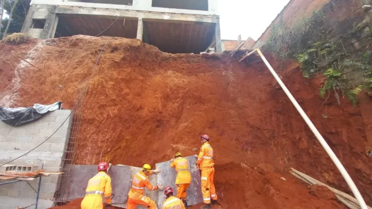 Trabalhador morre após ser soterrado durante obra no bairro Jardim das Acácias, em São Lourenço, MG