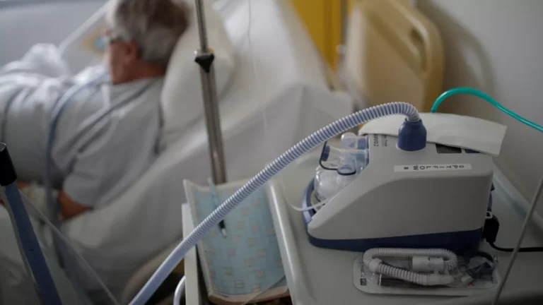 Brasil está em alerta de risco para quadros graves de gripe e Covid-19