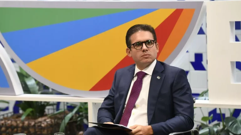 Hugo Motta quer votar regulamentação da IA até o fim do ano