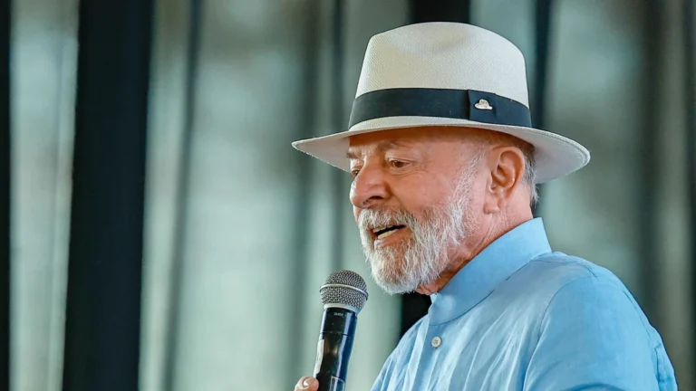AGU alerta Lula sobre risco político com o Congresso em ação sobre IOF
