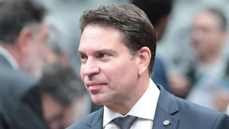 Vídeo: Ramagem despachava do Planalto como diretor da Abin, diz testemunha