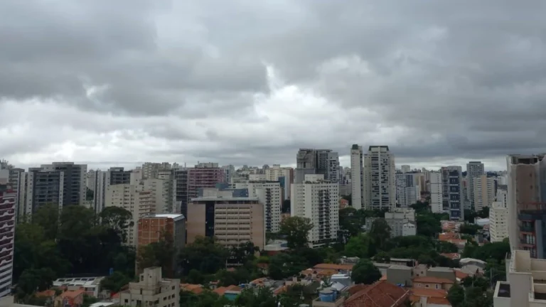 Defesa Civil de SP alerta para ventos fortes em toda faixa leste do estado