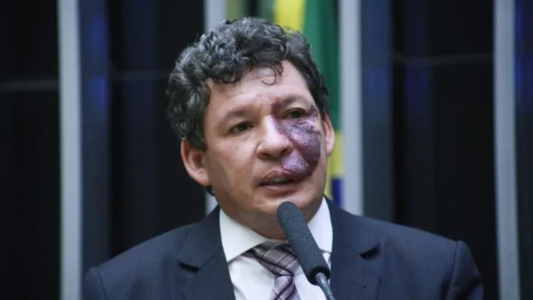 Deputado do PT diz que cortaria “uns 20 ministérios” do governo Lula