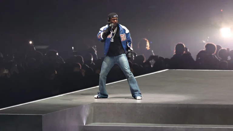 Kendrick Lamar anuncia show no Brasil; veja data e local