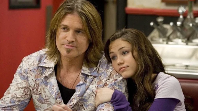 Miley Cyrus diz que levou culpa por “maconha do pai” no set da Disney