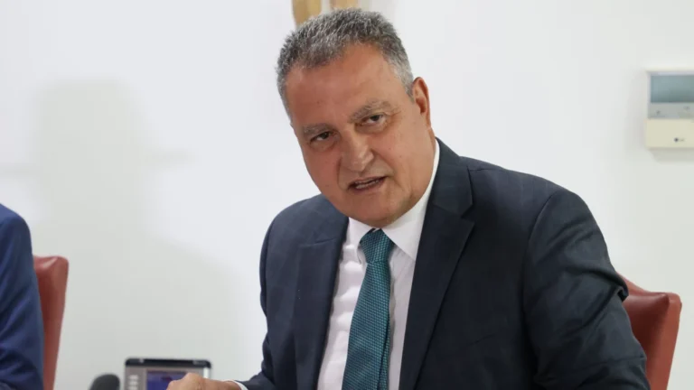 Comissão de Inteligência avalia convocar Rui Costa para falar sobre Abin