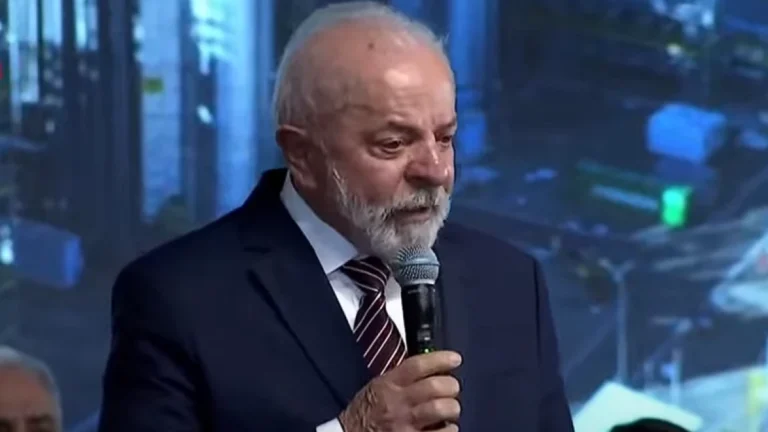 Ao invés de política internacional, Lula busca reeleição, diz professor