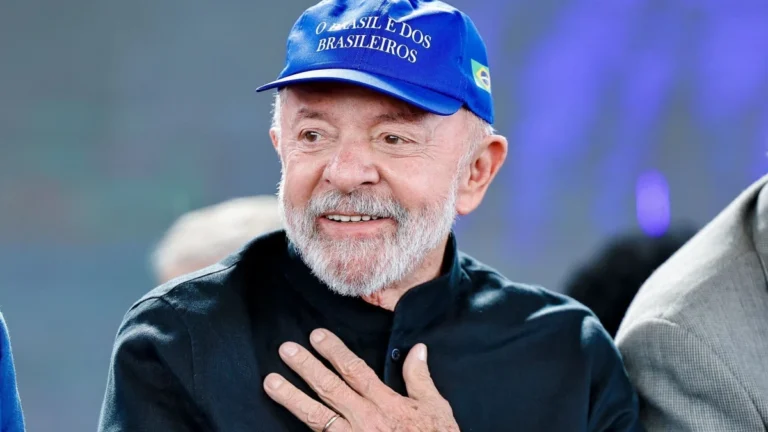 Lula diz que “é preciso pôr os pobres no orçamento” para acabar com a fome