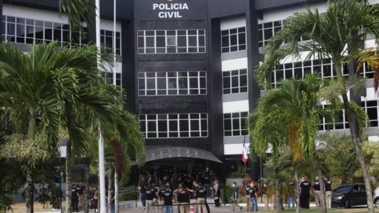 Jovem de 18 anos é morto a tiros em bairro de Salvador