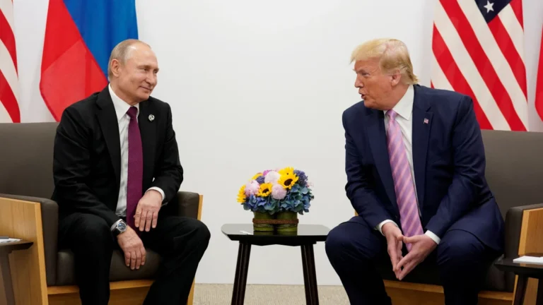 Não há planos para assinar documentos na reunião Trump-Putin, diz Kremlin