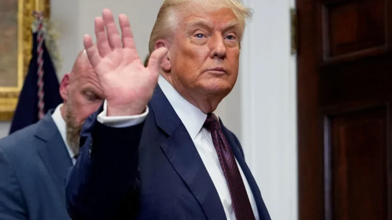 Trump: Apple vai investir US$ 600 bilhões nos EUA nos próximos 4 anos