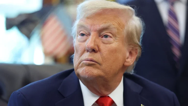 Trump tenta impor força e interfere em agências e comitês independentes