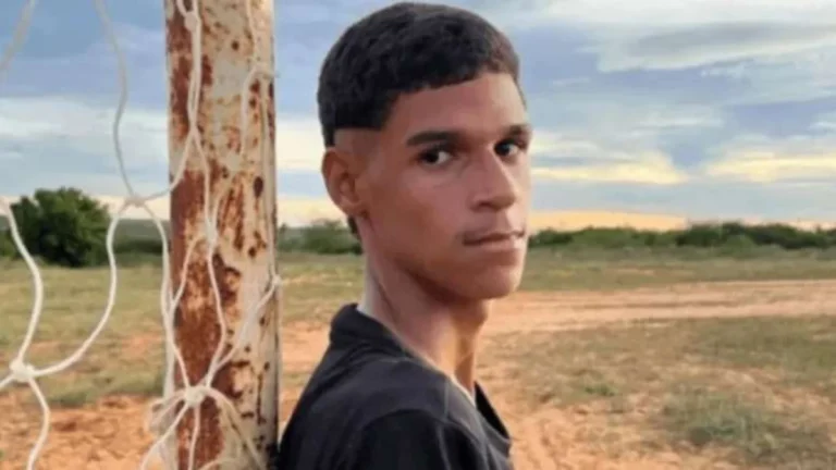 O que aconteceu? Luva de Pedreiro é internado à pressas e namorada expõe estado de saúde