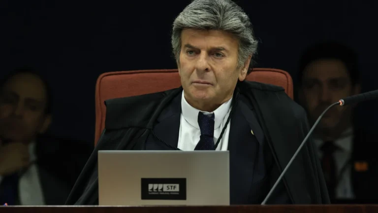 Fux não deve pedir vista, mas pode divergir sobre Bolsonaro